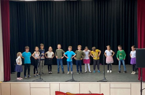 Besídka MŠ a ZŠ Podolí ke Dni matek - 5.5.2022