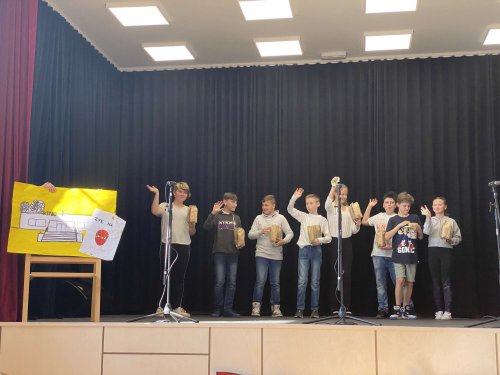 Besídka MŠ a ZŠ Podolí ke Dni matek - 5.5.2022