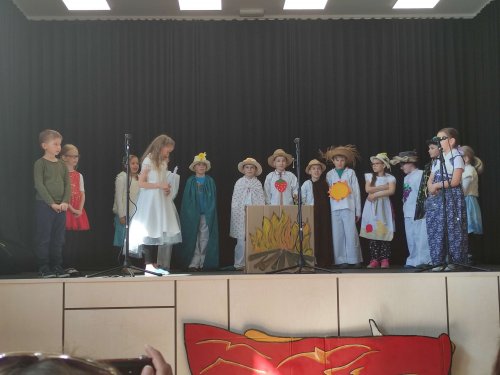 Besídka MŠ a ZŠ Podolí ke Dni matek - 5.5.2022