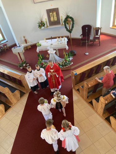 Slavnost seslání Ducha Svatého v kapli v Podolí. - 5.6.2022