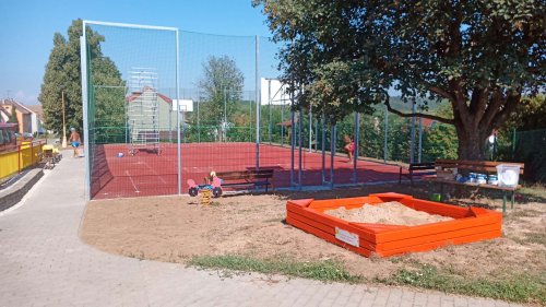Obnova sportovního hřiště na Záhummí - průběh prací - 8.8.2022