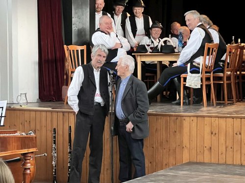 František Holmes Ilík oslavil 75 let - pogratulovaly mu i Podolské Frišky - 16.4.2023