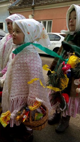 Královničky - nosení létečka v Podolí - 6.4.2025