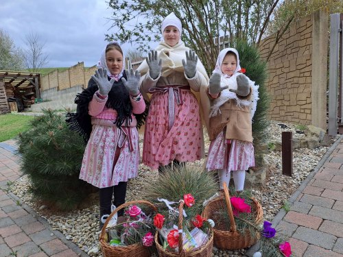 Královničky - nosení létečka v Podolí - 6.4.2025