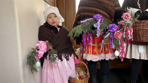 Královničky - nosení létečka v Podolí - 6.4.2025