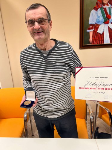 Zdeněk Kasper převzal cenu Zlínského kraje a bronzovou medaili ČOS za dlouholeto - 10.12.2025