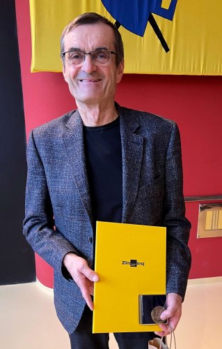 Zdeněk Kasper převzal cenu Zlínského kraje a bronzovou medaili ČOS za dlouholeto - 10.12.2025